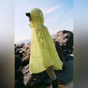 NWT Free People Rain Drop Packable Raincoat / Poncho Size Small Sour Citrus